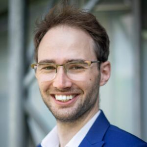 Jonathon Cole-Swinard performs with Garsington at Dorchester Festival